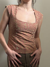 Load image into Gallery viewer, Rosebush Tapestry Top