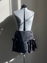 Load image into Gallery viewer, Black Floral Pleated Mini