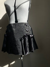 Load image into Gallery viewer, Black Floral Pleated Mini