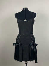 Load image into Gallery viewer, Black Floral Classic Corset